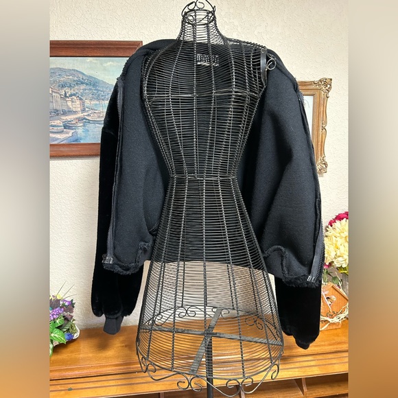 Fuzzy, Warm Trauma light bomber jacket - Picture 3 of 5